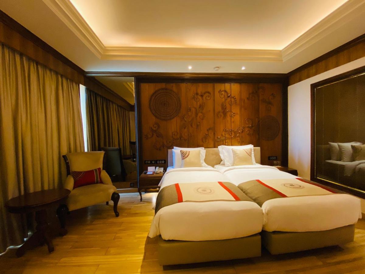 Hotel Seven Seas